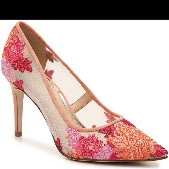 Jessica Simpson Shoes - JESSICA SIMPSON Floral Embroidered Cipinola Pumps